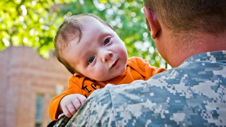 Bicara tentara nggak selamanya menakutkan lho, Bun. Simak deh deretan nama bayi yang terinspirasi dari pasukan militer.