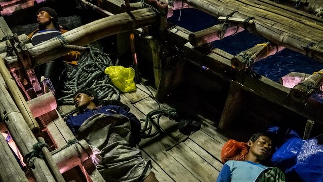 Pemerintah Myanmar membebaskan 14 nelayan asal Aceh yang ditangkap karena masuk wilayah perairan mereka dan diduga mencuri ikan.