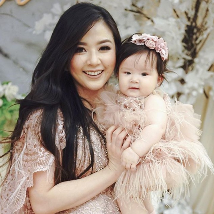 <p>Aktris dan presenter Franda kini sedang menikmati hari-harinya sebagai seorang ibu. (Foto: Instagram @frandaaa87)</p>