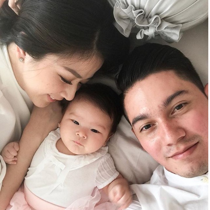 <p>Sejak melahirkan putri pertamanya, Zylvechia Ecclesie Heckenbücker, Franda dan suami, Samuel Zylgwyn, fokus merawat anaknya tanpa baby sitter. (Foto: Instagram @frandaaa87)</p>
