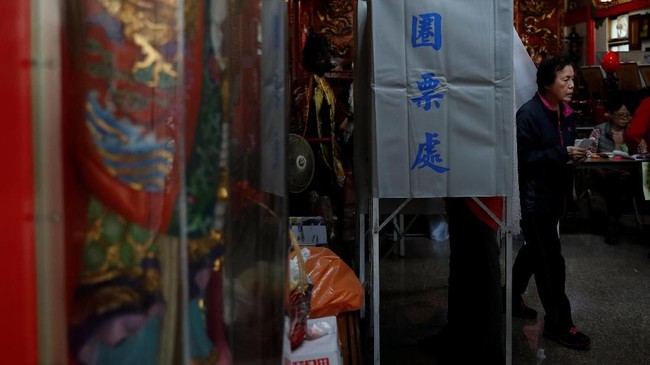 FOTO: Ingar Bingar Referendum Taiwan Soal China hingga LGBT