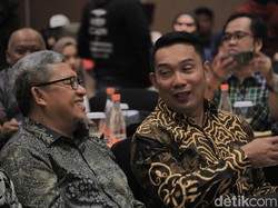 Mencuat Tantangan Adu Kuat RK vs Aher di Jabar