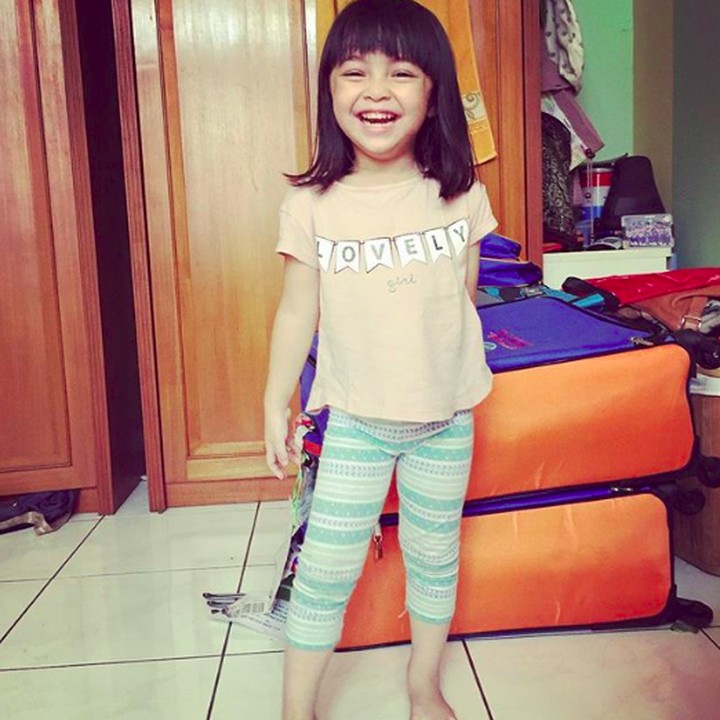 <p>Lihat aja tuh senyumnya Sienna, manis banget kan? (Foto: Instagram/siennakasyafani)</p>