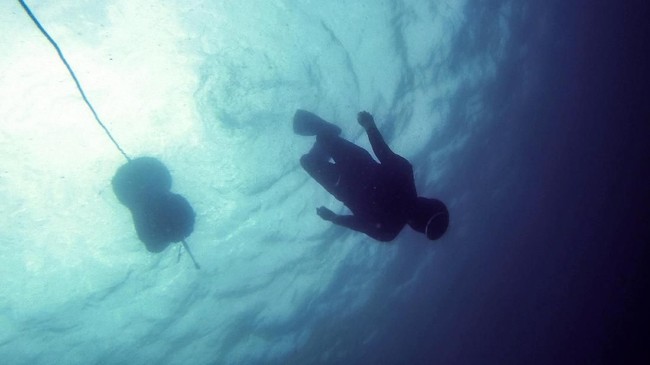 Sebelum diduga karam di lepas pantai Hokkaido, Kapal Kazu 1 yang membawa 24 turis sempat mengirimkan sinyal darurat ke penjaga pantai.