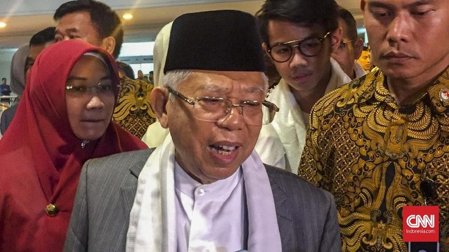 Ma'ruf Amin mengunjungi Ustaz Arifin Ilham yang sedang terbaring sakit di RSCM. Ma'ruf meminta masyarakat mendoakan kesembuhan Arifin Ilham.