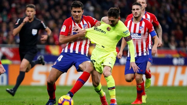 Barcelona ditahan imbang Atletico Madrid 1-1 di kompetisi La Liga Spanyol di Stadion Wanda Metropolitano, Minggu (25/11) dini hari.