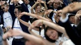 FOTO: Ramai-ramai 'Kawin Lari' di Bangkok Bangkok punya acara tahunan yang unik yaitu dengan kompetisi lari para pengantin untuk memperebutkan hadiah sponsor pernikahan dan bulan madu.