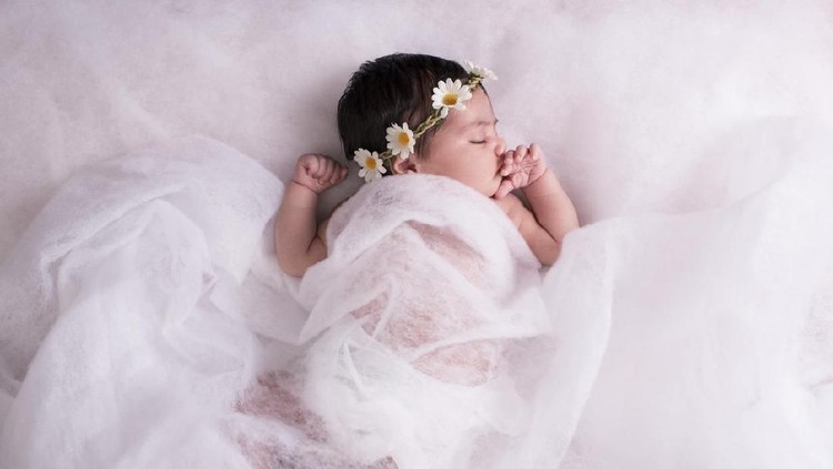 Carola Nama-nama bayi perempuan dengan arti pemberani berikut bisa jadi ide untuk Bunda dan pasangan.