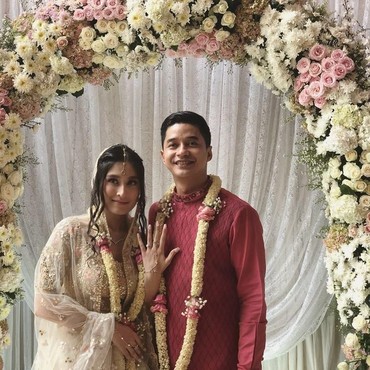 Dituding Pindah Agama, Kekasih Adly Fairuz Tulis Jawaban Menohok