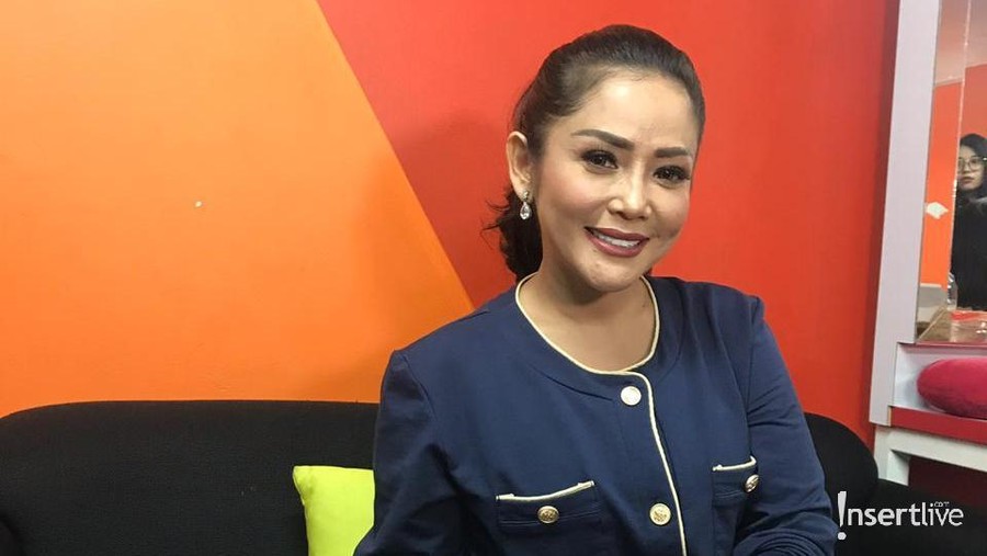 4. Kristina Beberapa penyanyi dangdut dunia yang sukses di mancanegara