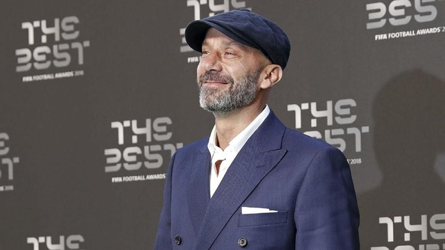 Legenda Juventus, Gianluca Vialli mengungkapkan dirinya tengah berjuang melawan kanker dalam kurun waktu satu tahun terakhir.