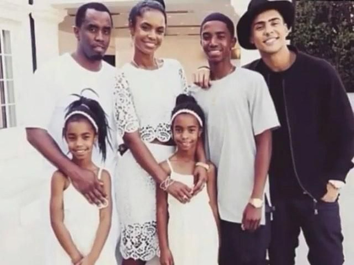 Mantan model cantik&comma; Kim Porter&comma; mengembuskan nafas terakhirnya pada 16 November 2018&period; Ia harus meninggalkan anak-anaknya dan pasangannya&comma; P&period; Diddy&period;