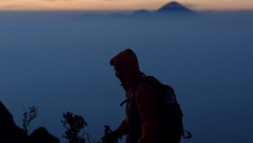 Jalan Wisata Negeri di Atas Awan Lebak Banten Longsor