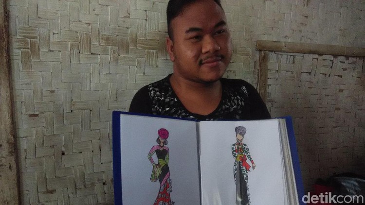 Sosok Rahmat Hidayat, desainer difabel bisa jadi inspirasi buat anak, Bun, berkat semangatnya berkarya meski punya keterbatasan fisik.