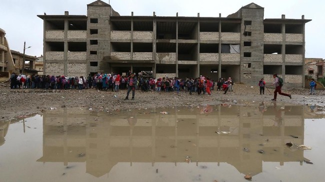 FOTO: Gairah Bersekolah Bocah-bocah Raqqa Usai ISIS Tumbang