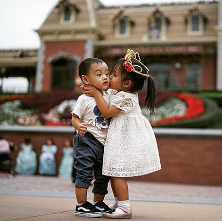 <p> So sweet banget Mikaila dan Athaya. Kedua bocah lucu ini anak dari Ricky Harun dan Herfiza. (Foto: Instagram @rickyharun)</p>
