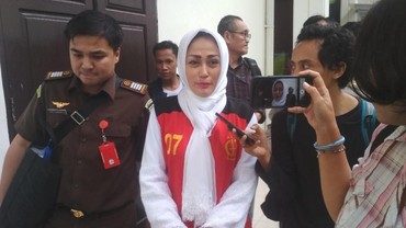 img-title Datangkan Ahli Pidana, Sisca Dewi Yakin Dapat Keadilan