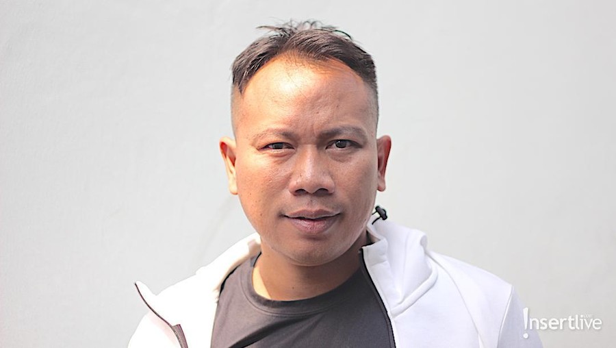 Seperti sudah move on&comma; Vicky Prasetyo sudah memiliki gandengan baru dan terunggah ke sebuah akun gosip&period;