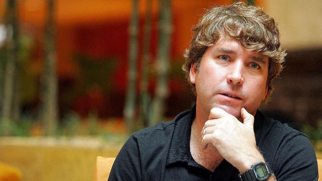Telah menghibur selama hampir 20 tahun, meninggalnya Stephen Hillenburg tak ayal membuat para pesohor lain berduka.