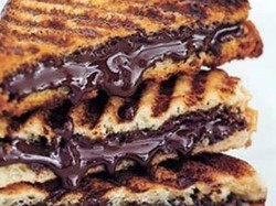 Bikin Roti Bakar Renyah dengan Modal Wajan Anti Lengket