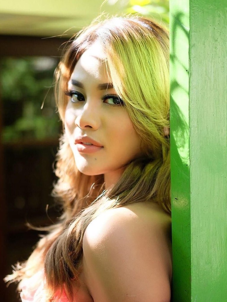 Masih Muda, 6 Artis Ini Sudah Jago Bisnis Meski masih berusia 20an, enam artis ini sudah jago menggeluti bisnis. Mulai dari Prilly Latuconsina hingga Aurel Hermansyah.