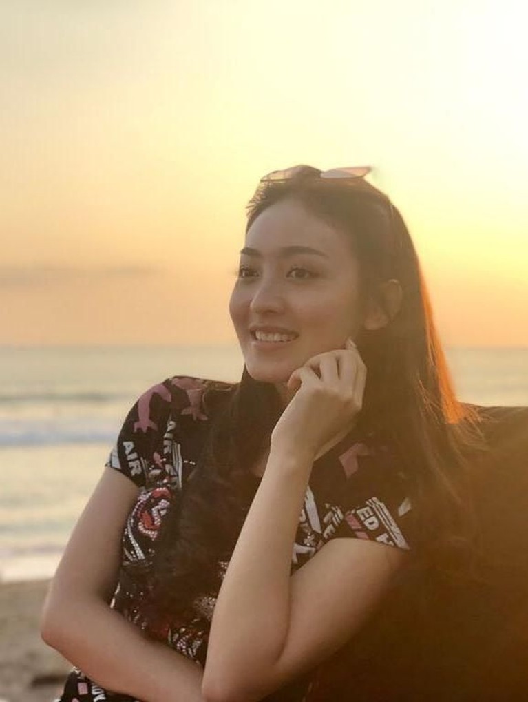 Meski masih berusia 20an, enam artis ini sudah jago menggeluti bisnis. Mulai dari Prilly Latuconsina hingga Aurel Hermansyah.