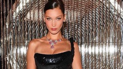 Sambangi Malaysia, Gaun Bella Hadid Curi Perhatian