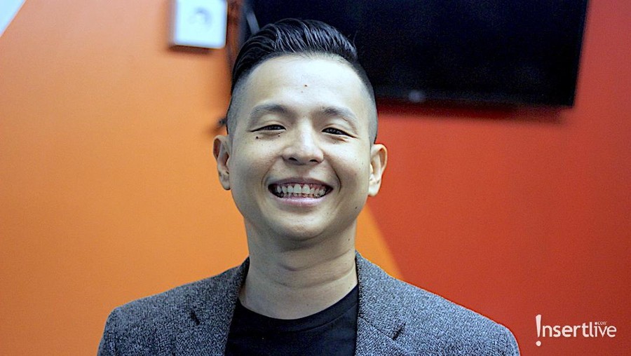 Kata Ernest Prakasa tentang Susah Sinyal & Perceraian Gading Sang sutradara, Ernest Prakasa, memberikan tanggapannya tentang kaitan film Susah Sinyal dengan perceraian Gading Marten.