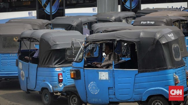 Polisi menangkap DP, pelaku pemalakan sopir bajaj di Tanah Abang. Aksi viral ini menyebabkan kerugian Rp100 ribu per hari.