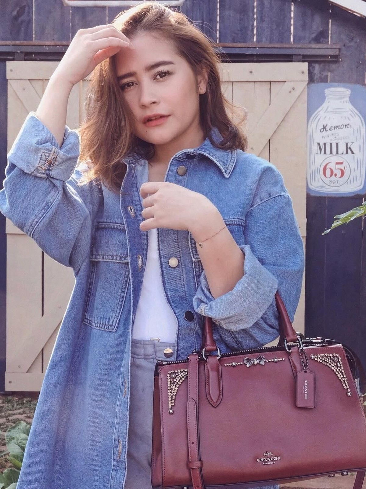 Meski masih berusia 20an&comma; enam artis ini sudah jago menggeluti bisnis&period; Mulai dari Prilly Latuconsina hingga Aurel Hermansyah&period;