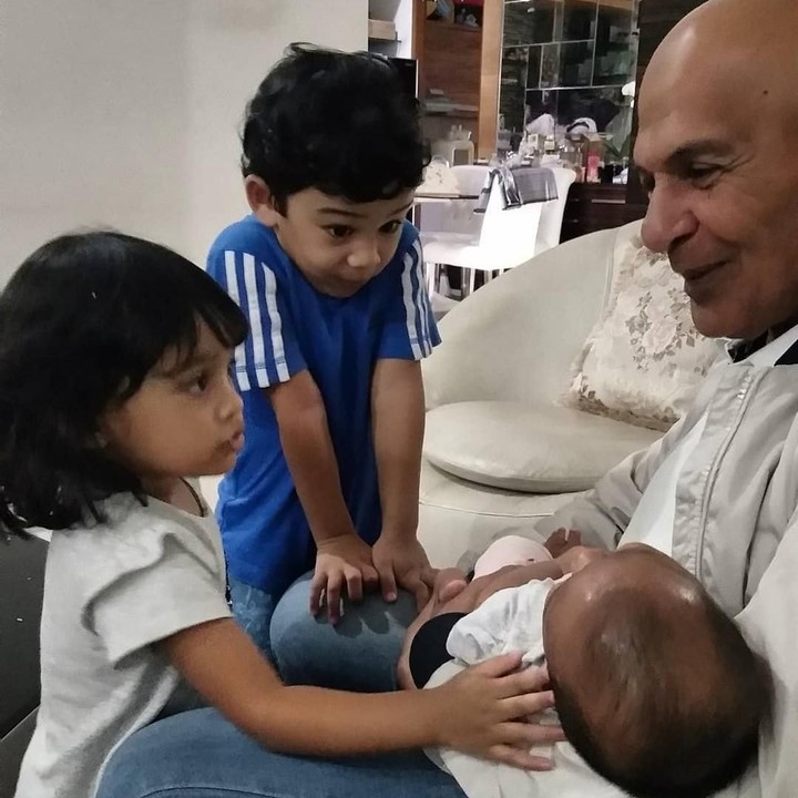 <p>Mark Sungkar masuk dalam daftar kakek yang sangat dekat dengan para cuucnya. Tiga anak Shireen Sungkar juga terlihat nyaman ketika menghabiskan waktu bersama kakeknya. Sweet! (Instagram @marksungkar)</p>