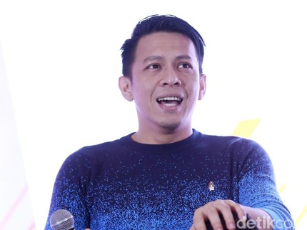 Wajah Ariel Disebut Lebih Glowing dari Anya Geraldine, Apa Skincarenya?