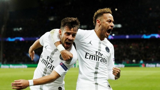 Bintang Paris Saint-Germain, Neymar disebut tak betah di PSG dan ayah Neymar makin aktif menghubungi Barcelona demi misi kembali ke Blaugrana.