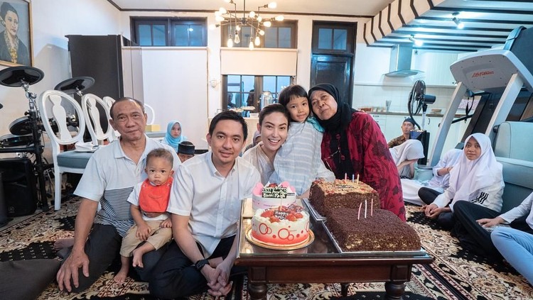 Penyakit Pneumonia yang dialami ibunda Ayu Dewi, ternyata dapat menyerang anak. Yuk, kita kenali gejalanya!