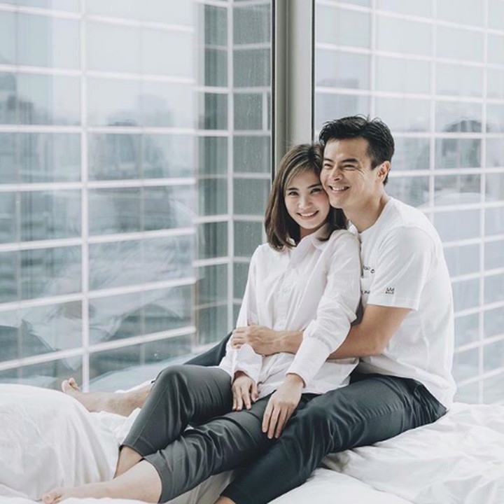 <p>Nggak apa ya, Bun, tiap pasangan punya tujuan baik masing-masing ya soal momongan. Foto: Instagram/dionwiyoko)</p>