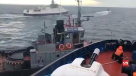 VIDEO: Kapal Perbatasan Rusia Tabrakan dengan Kapal Ukraina