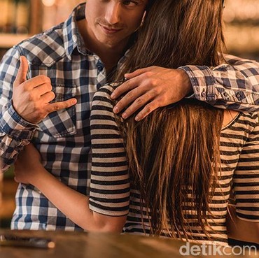 Viral Wanita Balas Dendam ke Suami yang Selingkuh dengan Istri Orang