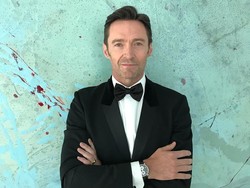Hugh Jackman Kenang Momen Memalukan Ngompol di Panggung Beauty and the Beast