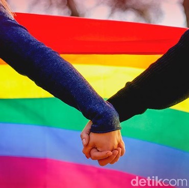 Begini Nasib Pasangan Pria yang Ciuman di Kelab Malam usai Diamankan Polisi