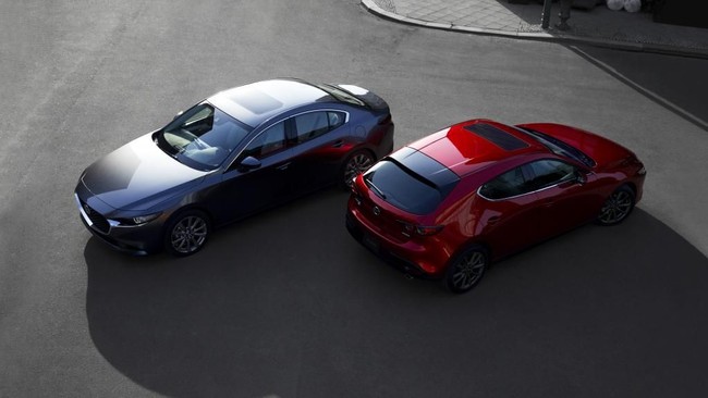 Mazda3 berbagi platform dengan hatchback dan model sedan, kendati demikian masing-masing model punya kepribadian berbeda.