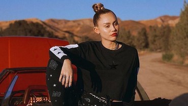 Miley Cyrus Alami Perlakuan Kurang Ajar dari Penggemar