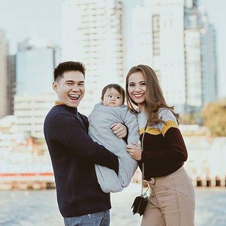 <p>Acha Septriasa yang kini tinggal di Australia bersama sang suami, Vicky Kharisma, sangat menikmati momen mengasuh sang buah hati, Bridgia Kalina Kharisma, yang kini berusia setahun. (Foto: Instagram/septriasaacha)</p>
