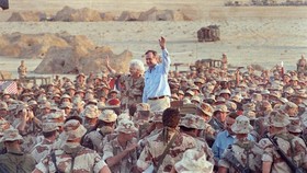 FOTO: Cuplikan Kisah Hidup George HW Bush