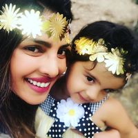 10 Momen Manis Priyanka Chopra-Nick Jonas Bersama Keponakan - Foto 1