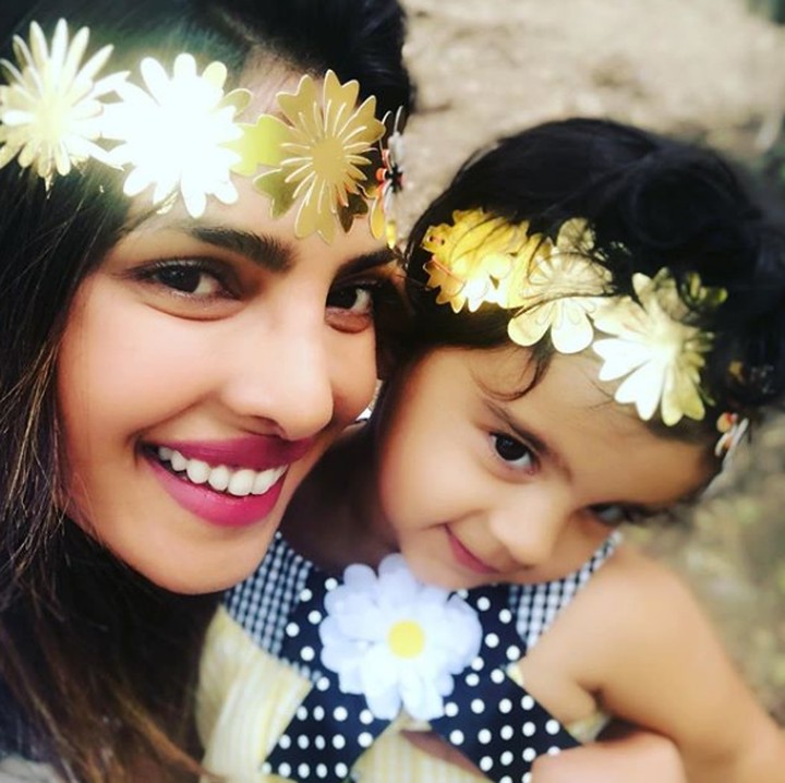 <a href="https://wolipop.detik.com/celeb-style/d-4326822/dinikahi-nick-jonas-priyanka-chopra-cantik-bergaun-india-nan-meriah" target="_blank">Priyanka Chopra</a> resmi menikah dengan Nick Jonas akhir pekan ini. Sebelum menikah, Priyanka Chopra terlihat sering momong keponakannya. (Foto: Instagram @priyankachopra)