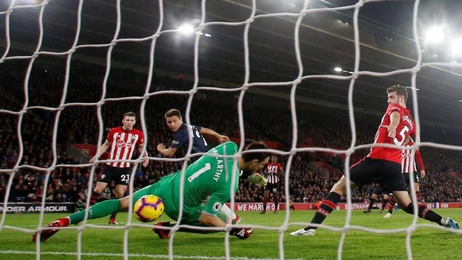 Manchester United harus puas dengan raihan satu angka setelah meraih hasil imbang lawan tuan rumah Southampton dalam laga Liga Inggris.