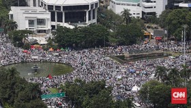 Monas Padat, Peserta Ikuti Reuni Aksi 212 dari Luar