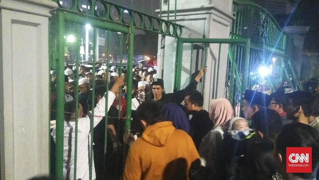 Ketua Umum Partai Amanat Nasional (PAN) Zulkifli Hasan menghadiri Reuni Aksi 212 yang dihelat di kawasan Monumen Nasional, Jakarta, Minggu (2/12).
