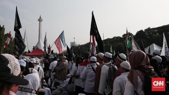 Reuni Aksi 212 menghasilkan 200 ton sampah, namun menurut Anies jumlah ini jauh lebih sedikit dari sampah acara tahun baru yang mencapai 400 ton.