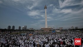 FOTO: Reuni 212 Diwarnai Bendera Tauhid dan Ganti Presiden